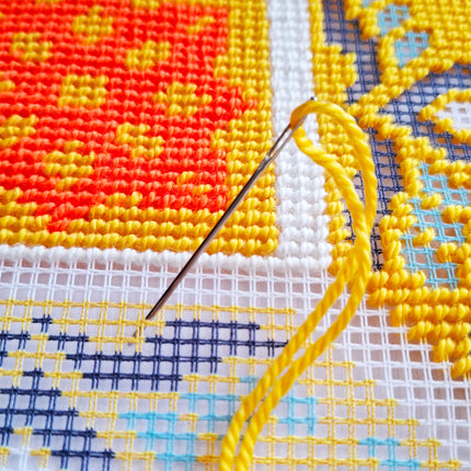 Needlepoint Pillow Kit "Sunny Morning"