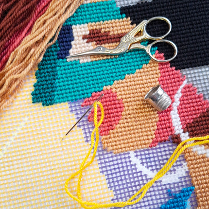 Needlepoint Pillow Kit "Secret"
