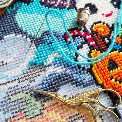 Needlepoint Pillow Kit "Ghost and treats"