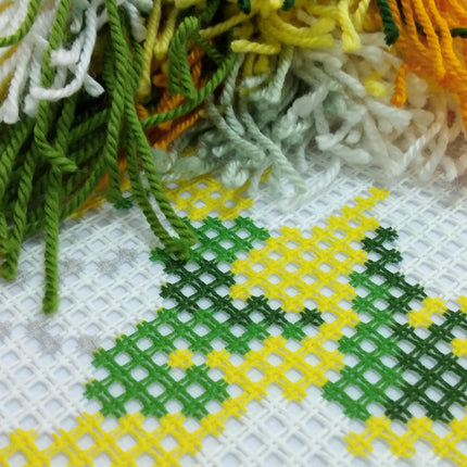 Cross Stitch Pillow Kit "Daisies"
