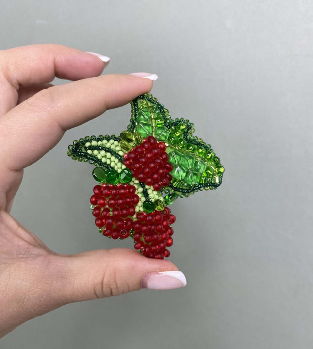 Beadwork kit for creating broоch "Raspberry"