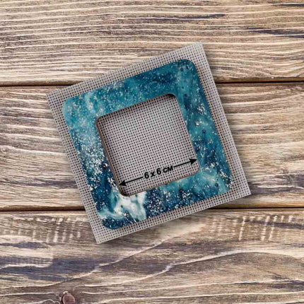 Embroidery frame on magnets
