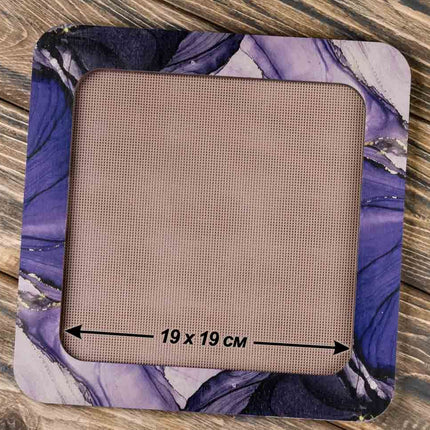 Embroidery frame on magnets