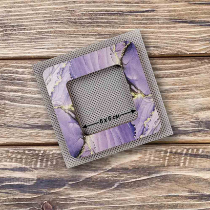 Embroidery frame on magnets