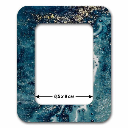 Embroidery frame on magnets