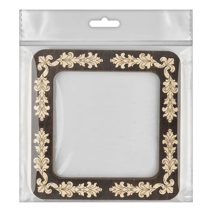 Embroidery frame on magnets