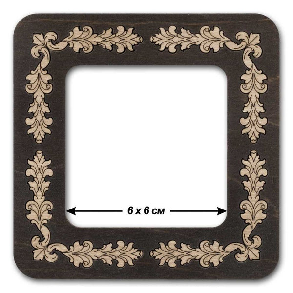 Embroidery frame on magnets