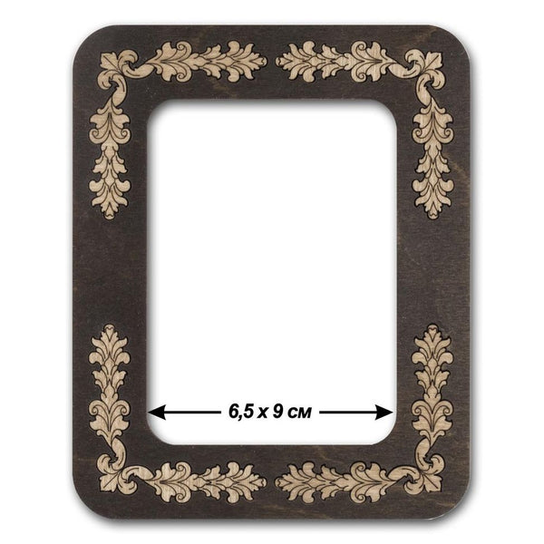 Embroidery frame on magnets