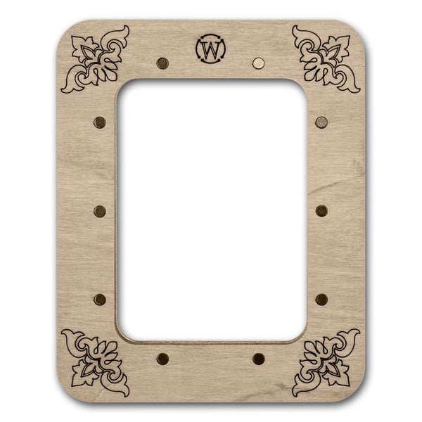 Embroidery frame on magnets