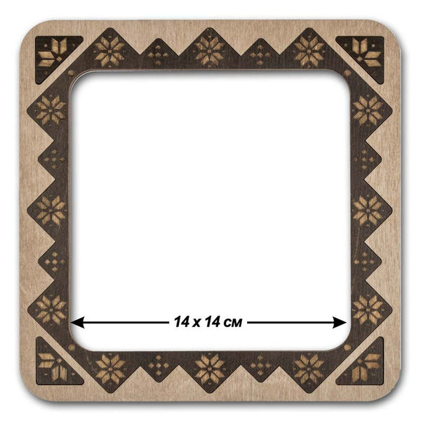 Embroidery frame on magnets