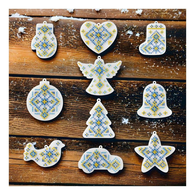 Bead embroidery kit on a plastic base "Christmas tree toys"