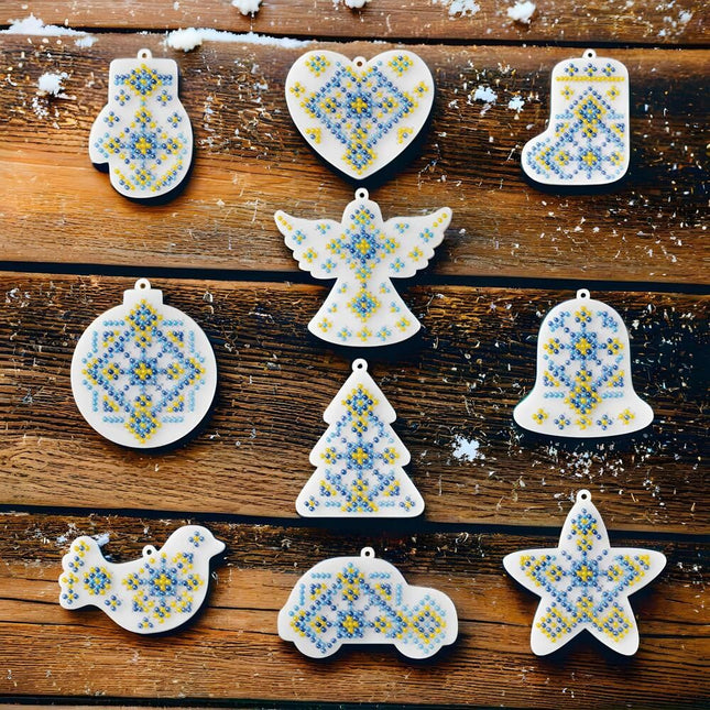 Bead embroidery kit on a plastic base "Christmas tree toys"