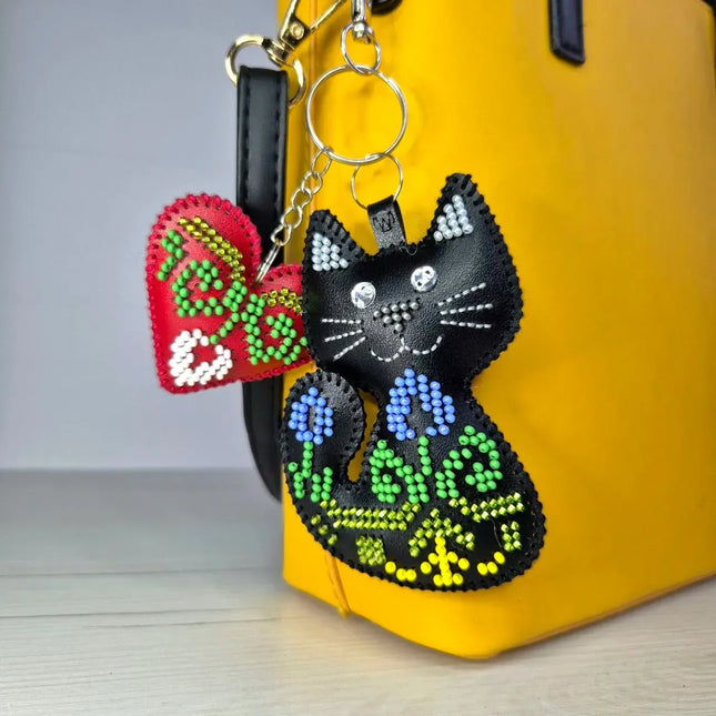 Bead Embroidery Charm Kit on Faux Leather – «Набір для вишивки бісером на штучній шкірі «Шарм для сумки – Котячі обійми» FLBB-181»