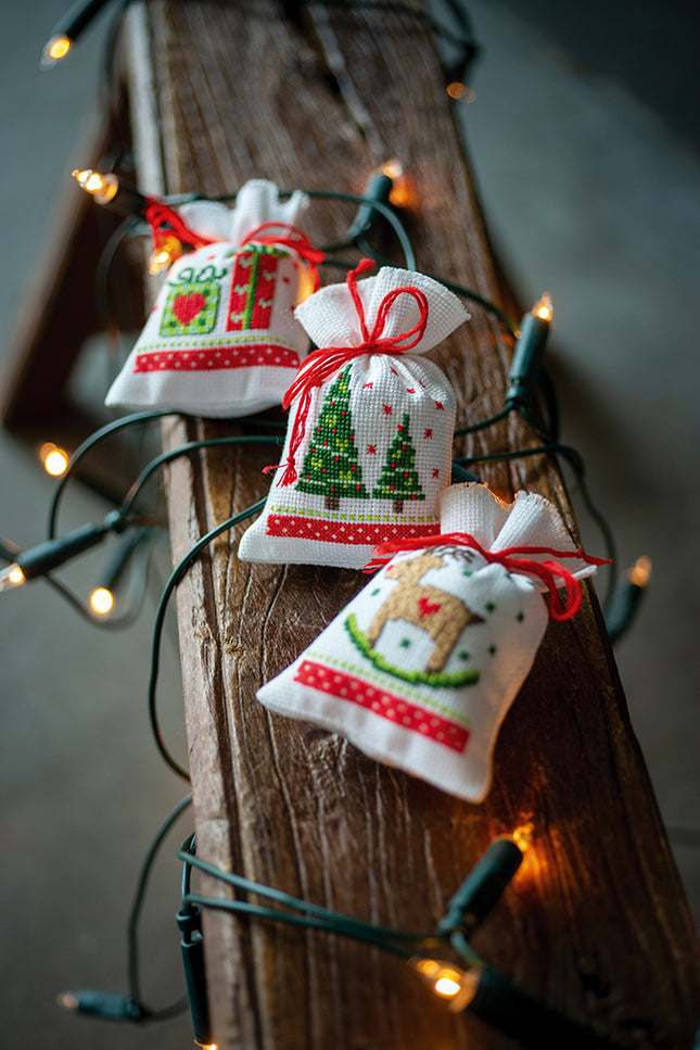 DIY Counted Cross Stitch Kit "Bag kit Christmas figures set of 3"