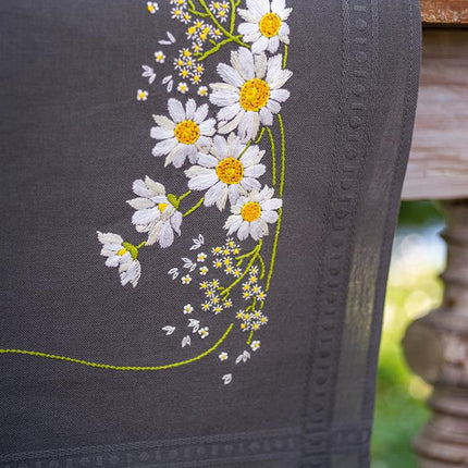 DIY Table Runner kit "Daisies"