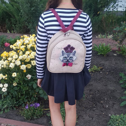Bead embroidery kit for a backpack "Cat the king"