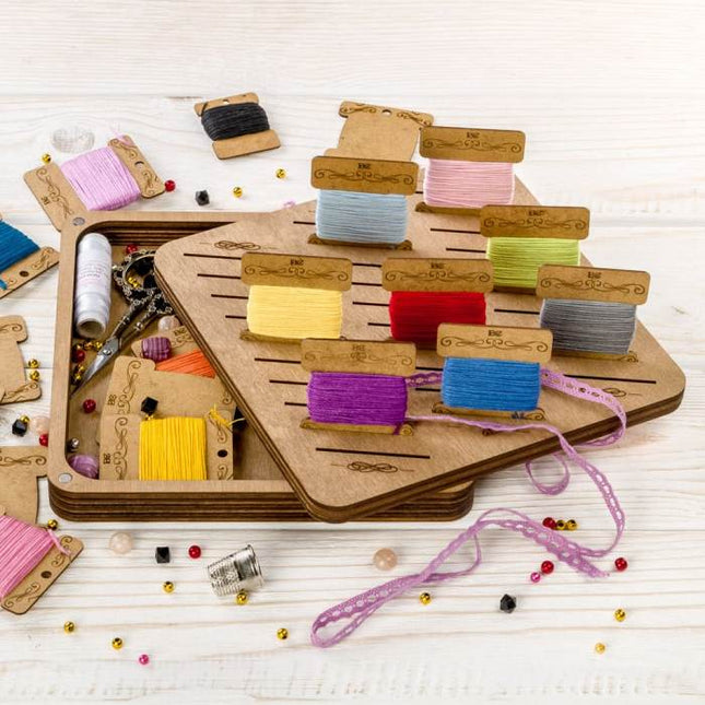 Box for handicraft + 32 bobbins FLZB(N)-061