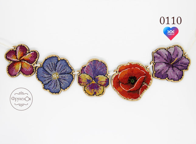 DIY Cross stitch kit on wood "Flowers" 2.4x2.4 in / 6.0x6.0 cm
