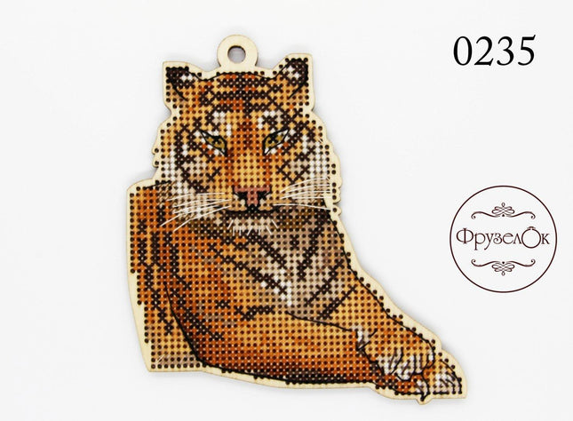 DIY Cross stitch kit on wood "Tiger" 3.9x3.7 in / 10.0x9.5 cm