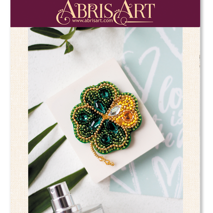 Beadwork kit for creating brooch "Good luck leaf"