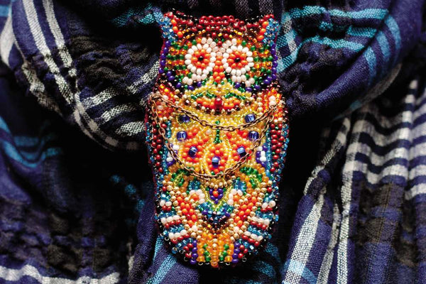 Beadwork kit for creating brooch 