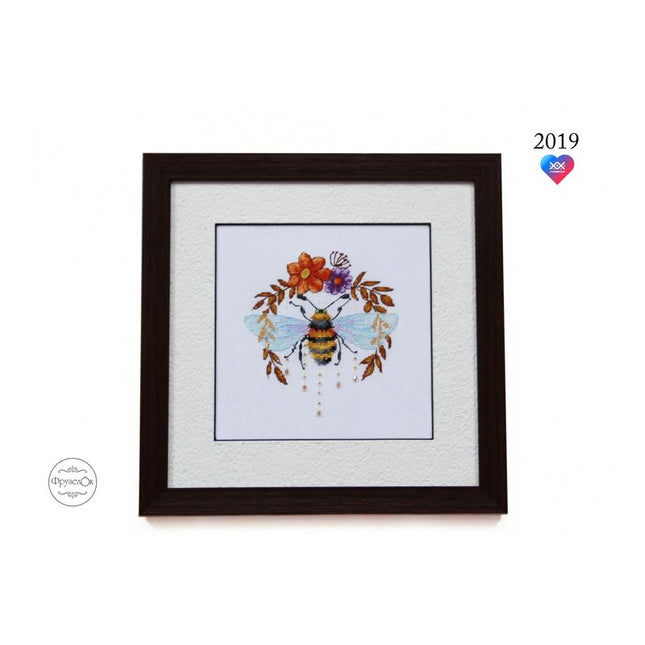 DIY Cross Stitch Kit "Bumblebee" 5.9x6.3 in / 15.0x16.0 cm