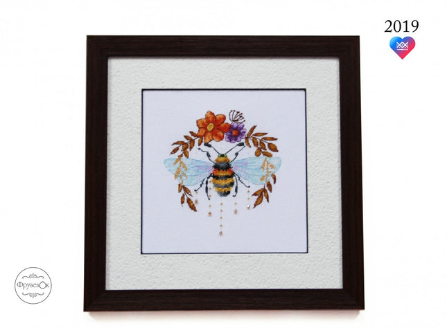DIY Cross Stitch Kit "Bumblebee" 5.9x6.3 in / 15.0x16.0 cm