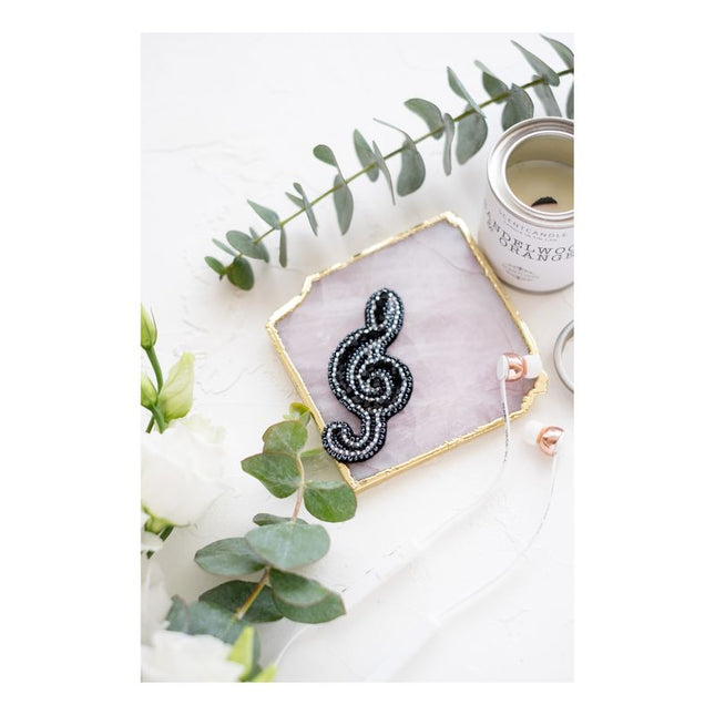 Beadwork kit for creating brooch "Treble clef"