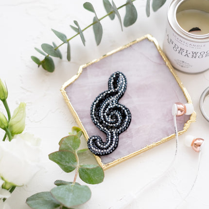 Beadwork kit for creating brooch "Treble clef"