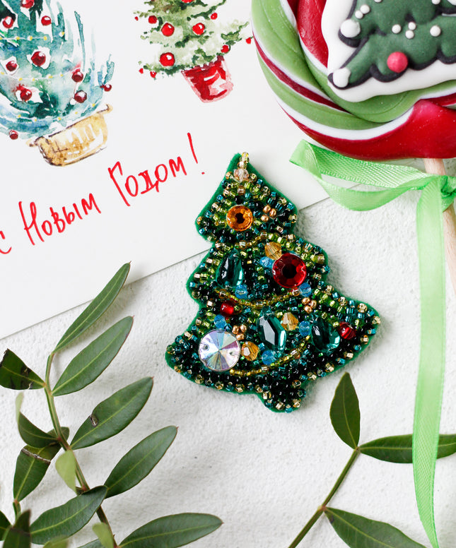 Beadwork kit for creating brooch "Christmas tree"