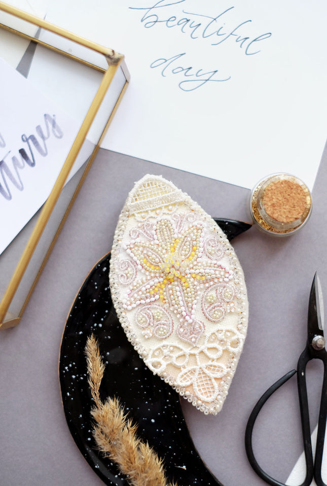 Beadwork kit for creating brooch "A little puzzle"