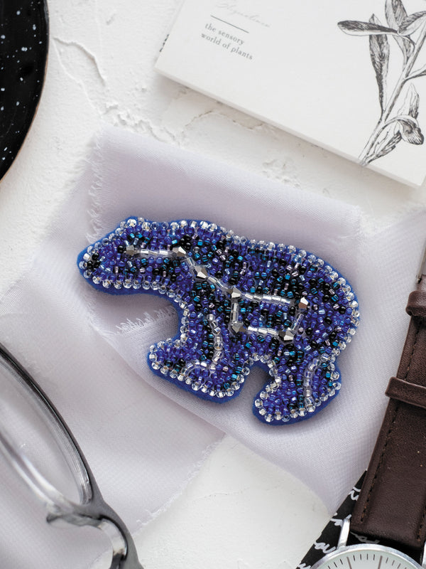 Beadwork kit for creating brooch 