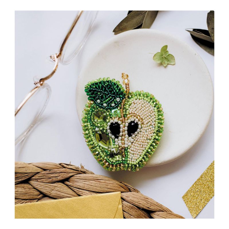 Beadwork kit for creating brooch "Green apple"