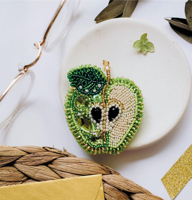 Beadwork kit for creating brooch "Green apple"