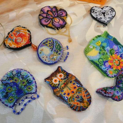 Beadwork kit for creating brooch "The key to the heart-2"