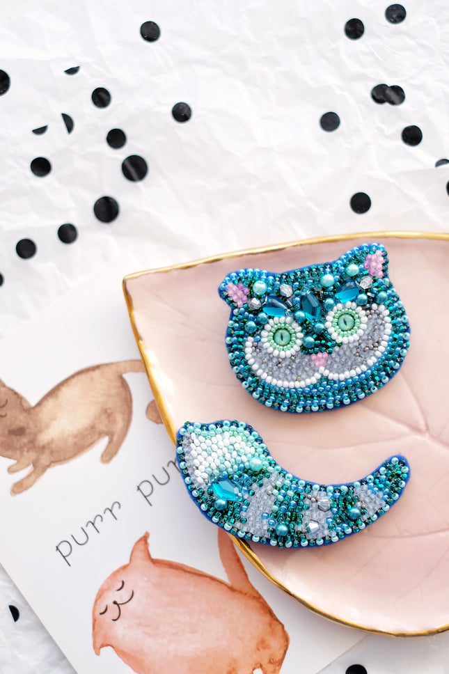 Beadwork kit for creating brooch "Cheshire Cat"