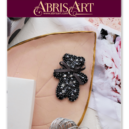 Beadwork kit for creating brooch "Bear"