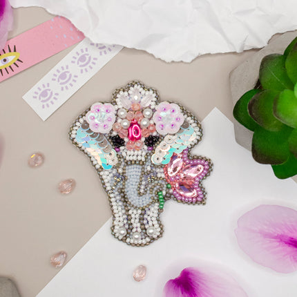 Beadwork kit for creating brooch "Symbol of luck"