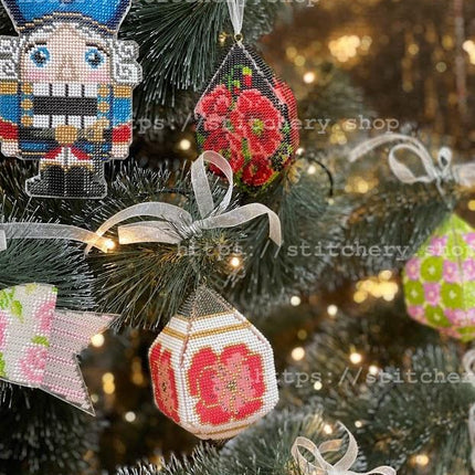 DIY Christmas tree toy "Nutcracker"