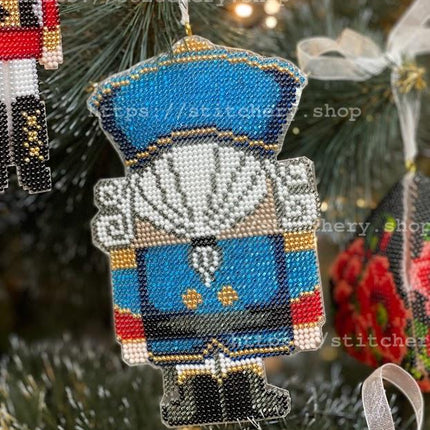 DIY Christmas tree toy "Nutcracker"
