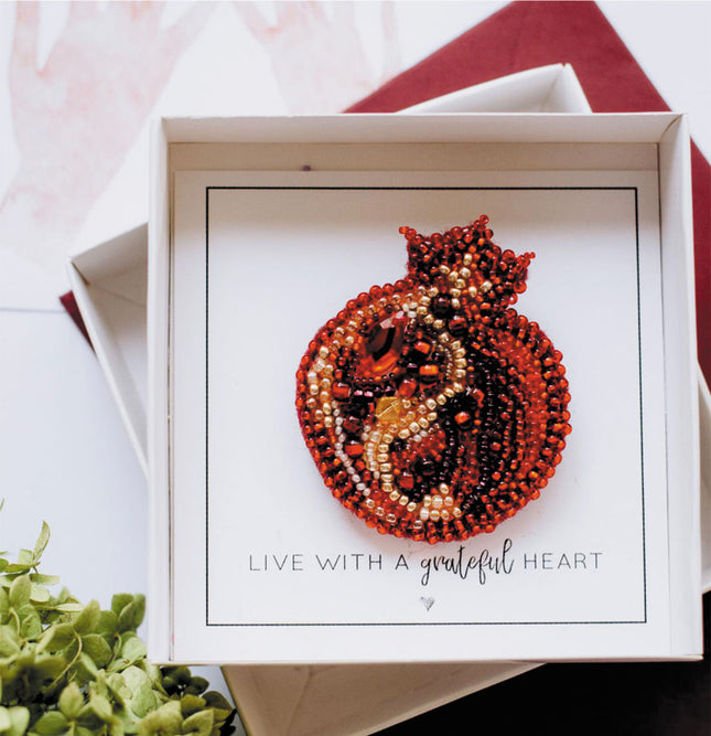 Beadwork kit for creating brooch "Garnet"