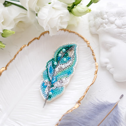 Beadwork kit for creating brooch "Light feather"