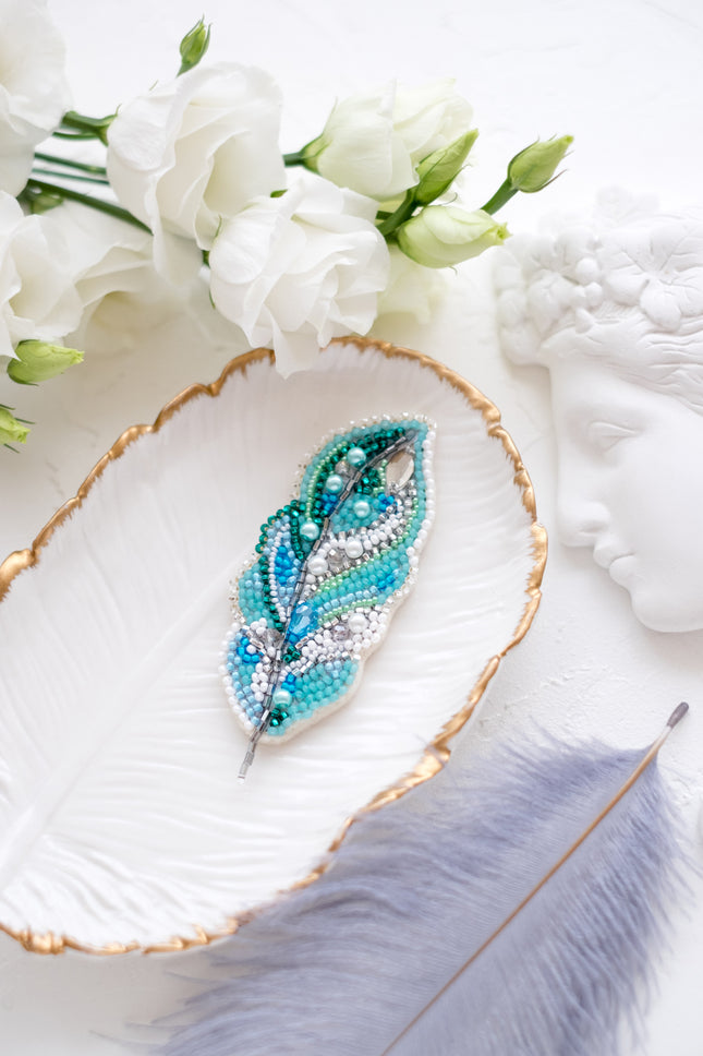 Beadwork kit for creating brooch "Light feather"