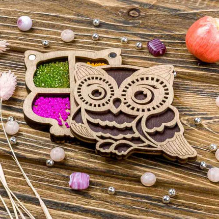 Bead organizer with wooden lid