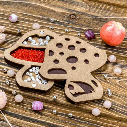 Bead organizer with wooden lid