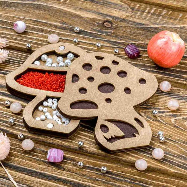 Bead organizer with wooden lid