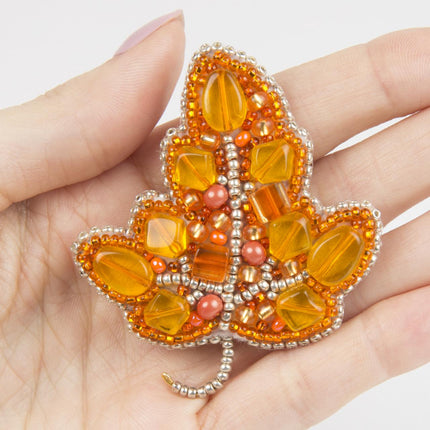 Beadwork kit for creating broоch "Leaf"