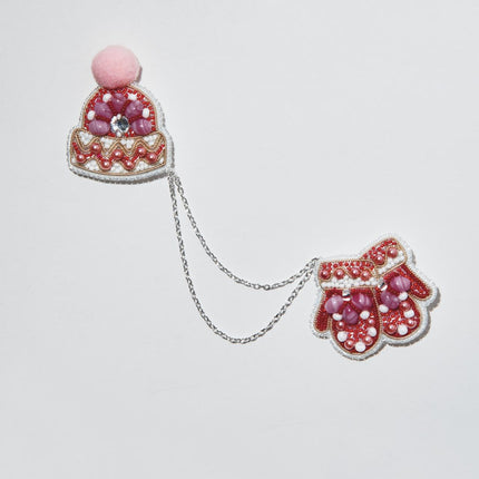 Beadwork kit for creating broоch "Hat and mitten"