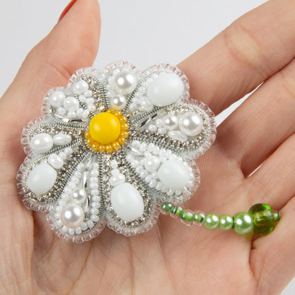 Beadwork kit for creating broоch "Chamomile"