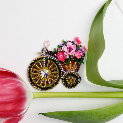 Beadwork kit for creating brooch "Small bike"